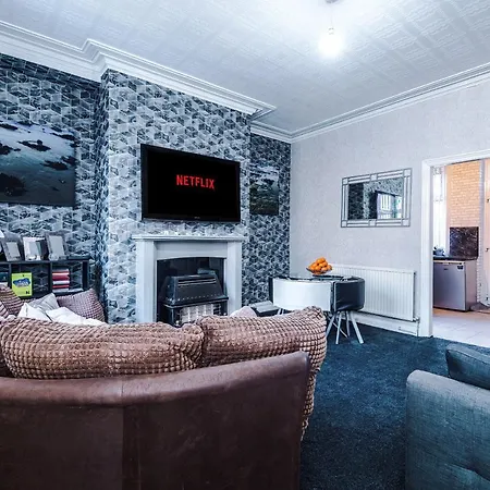 Stunning Three Bed House In Holiday home