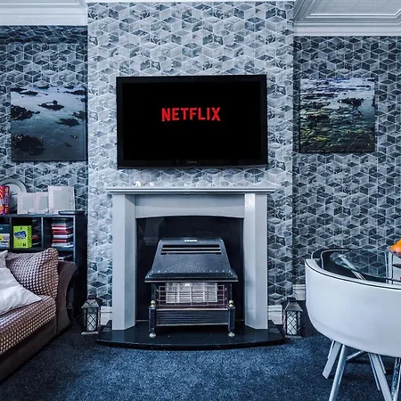 Stunning Three Bed House In Holiday home *