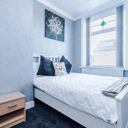 Stunning Three Bed House In Holiday home *
